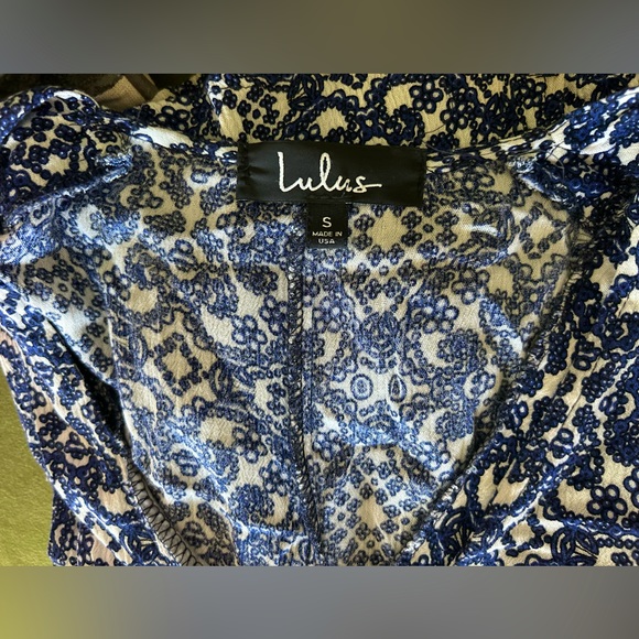 Blue LULUS midi dress | Jacquard Print | size SM | Light material & tie waist - Picture 4 of 6